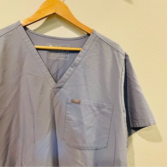 FIGS Catarina Scrub Top in Cool Blue - Picture 6 of 11